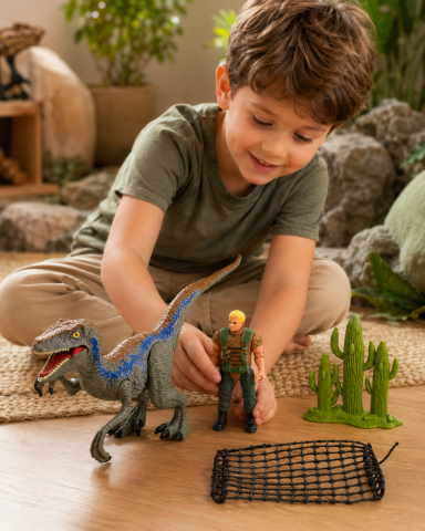 Set dinozaur LEAN Toys cu figurina de vanator, membre mobile, plasa si accesorii 3 ani+ [6]