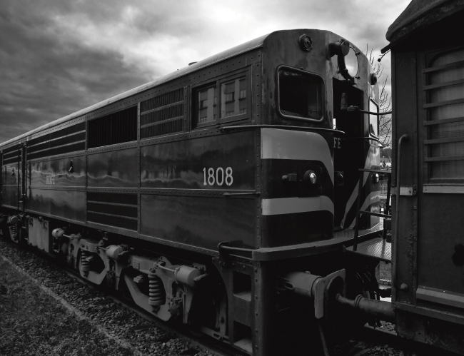 Tablou canvas : Locomotiva in alb-negru [4]