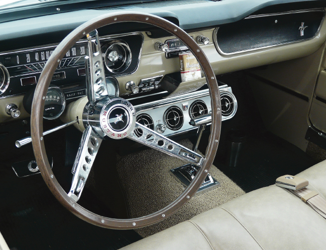 Tablou canvas : Volan Mustang [4]