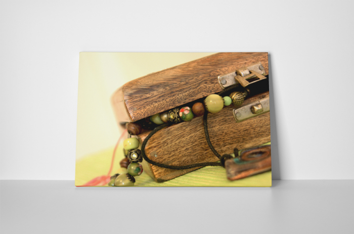 Tablou canvas : Cutiuta de lemn [2]