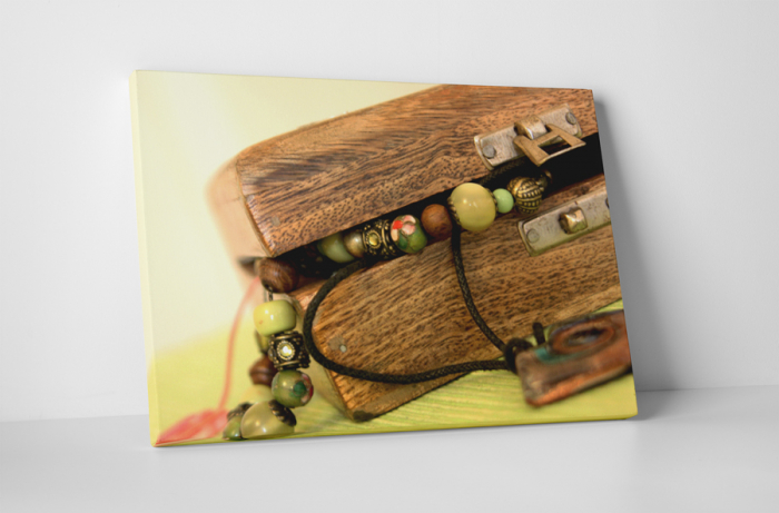 Tablou canvas : Cutiuta de lemn [1]