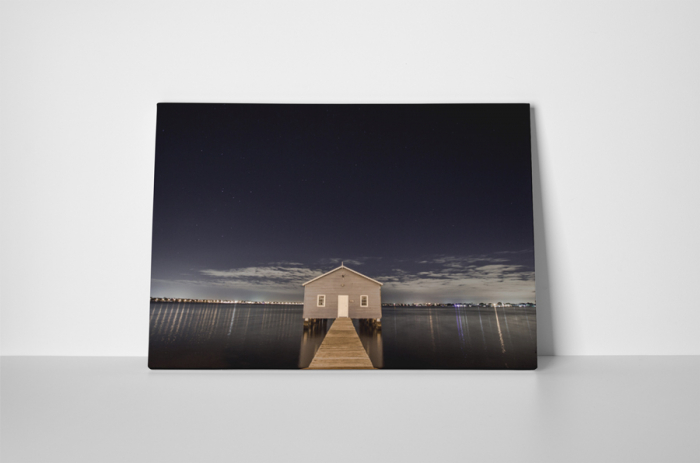 Tablou canvas : Casa pe malul lacului [2]