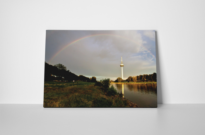 Tablou canvas : Turnul de televiziune [2]