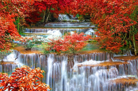 Fototapet autocolant - Cascada colorata [1]