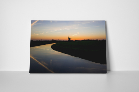 Tablou canvas : Moara in apus de soare [1]