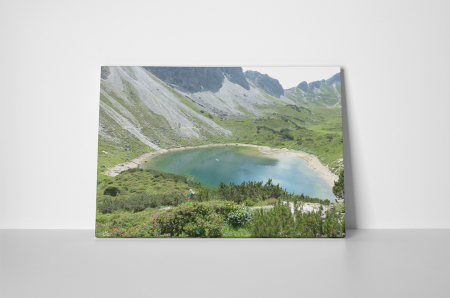 Tablou canvas : Lac glaciar intre munti [1]