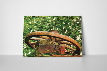 Tablou canvas : Roata de lemn [1]