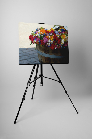 Tablou canvas : Flori colorate in butoi [2]