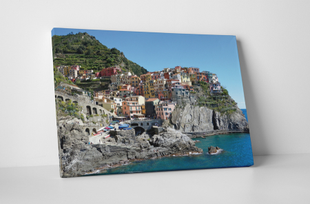 Peisaje - Tablou canvas : Casute colorate pe mal
