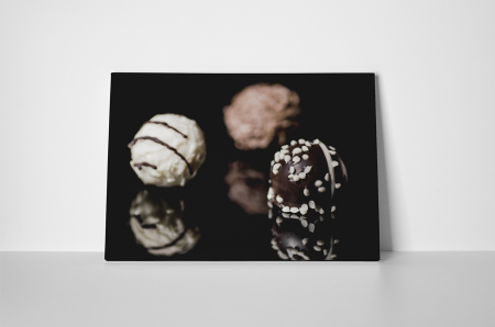 Tablou canvas : Bile de ciocolata [1]