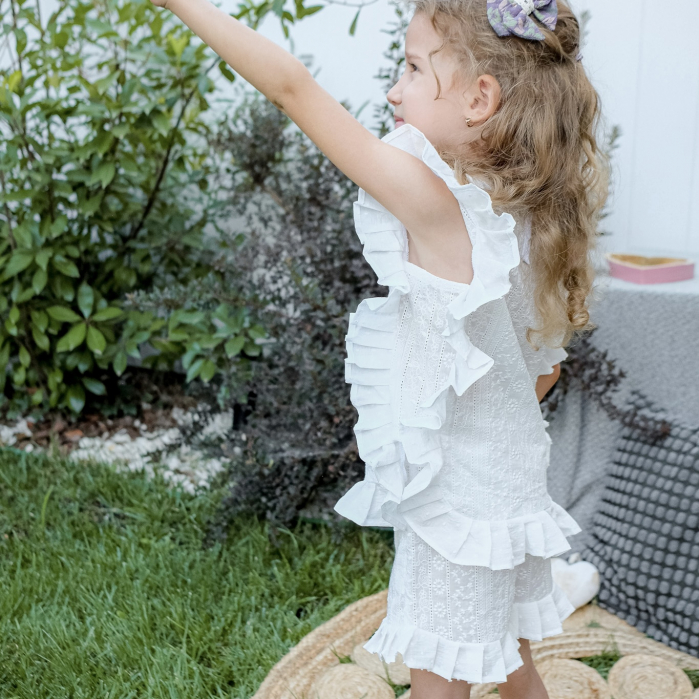 Pantaloni scurti din bumbac brodat și volanase [3]