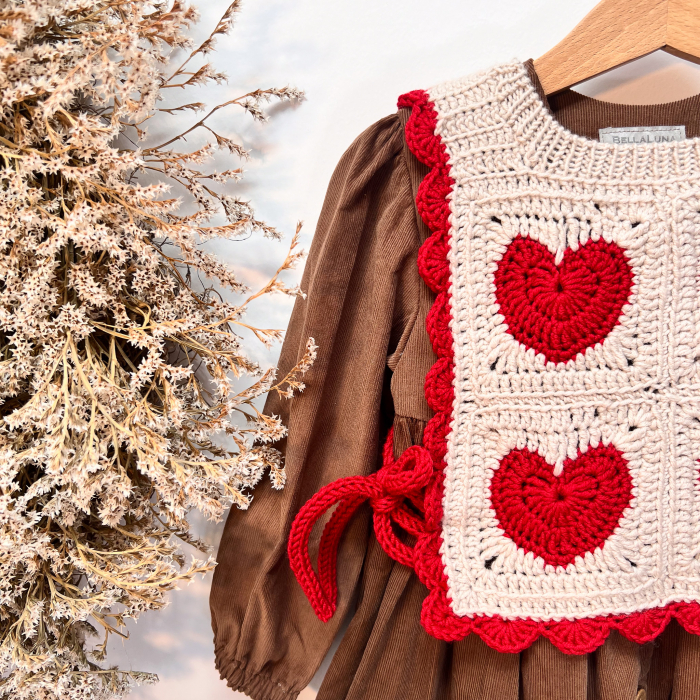 Vesta crosetata cu inimioare [2]