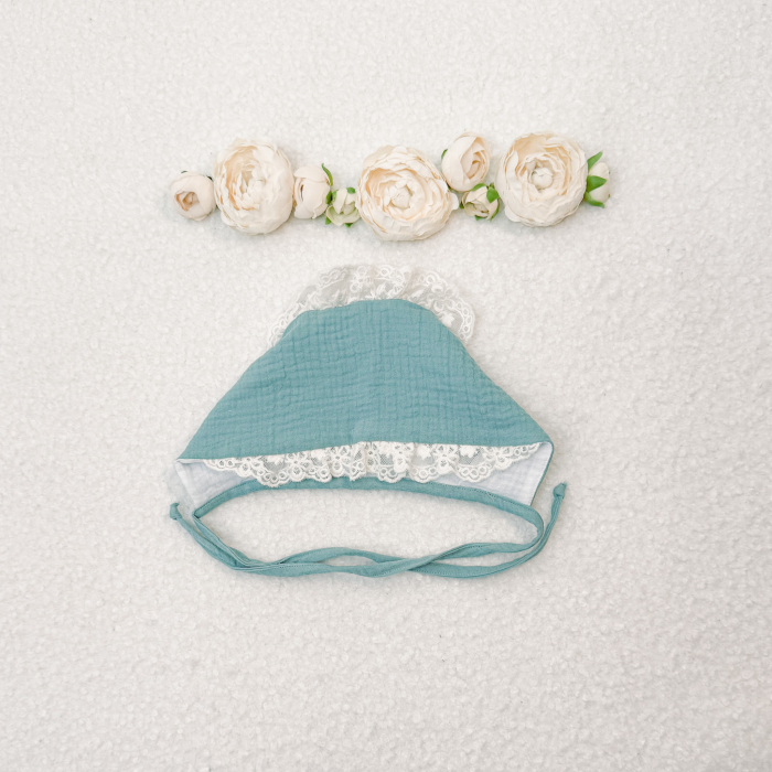 Caciula din muselina, decorata cu dantela [3]