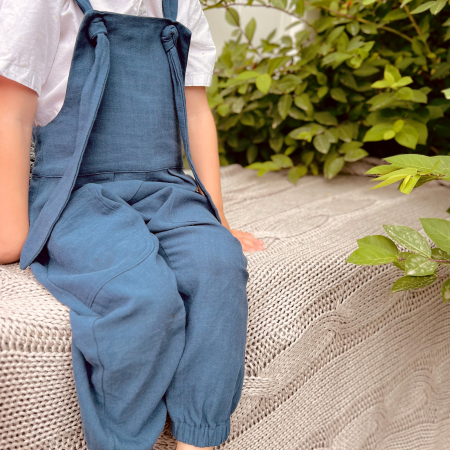 Pantaloni - Salopeta din in cu bretele iepuras