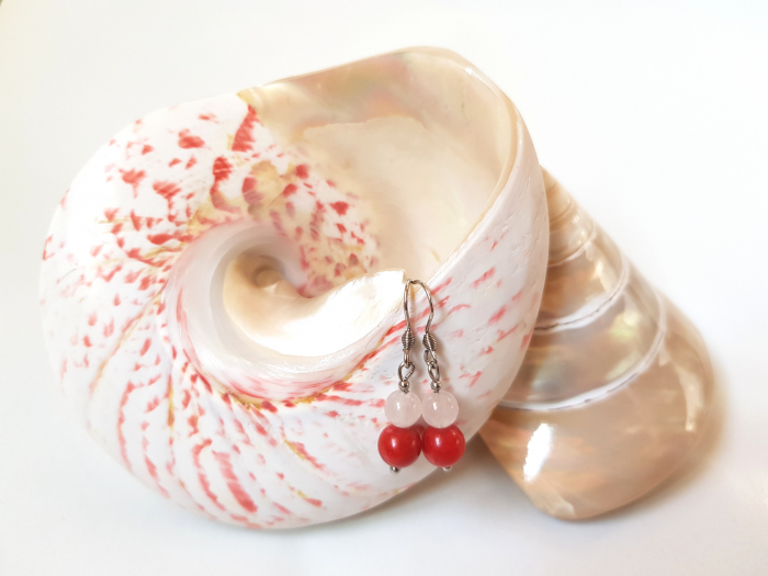 Cercei din coral natural si agate albe [4]