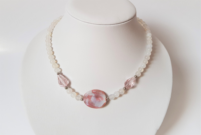 Colier cu agate albe si cristale [3]