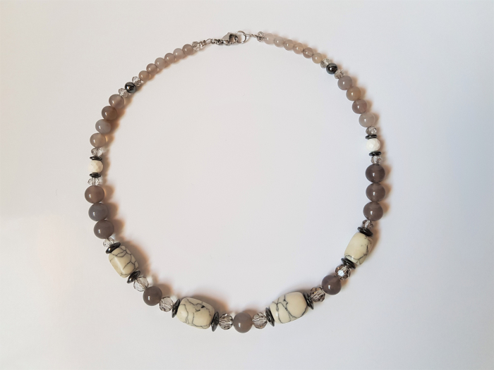 Colier cu agate gri, hematite si howlit [3]