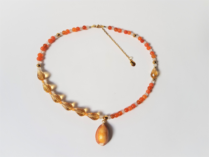 Colier cu agate, hematite, cristale si pandantiv scoica naturala [5]