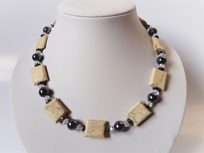 Colier cu howlit si hematite [5]