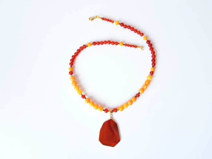 Colier cu jad coniac, jad galben si pandantiv carneol [3]