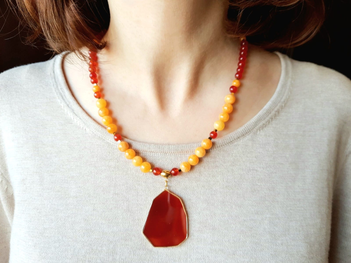 Colier cu jad coniac, jad galben si pandantiv carneol [5]