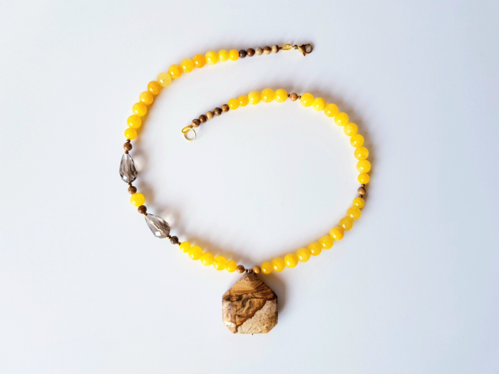 Colier cu jad galben, jasp, hematit si pandantiv jasp [3]