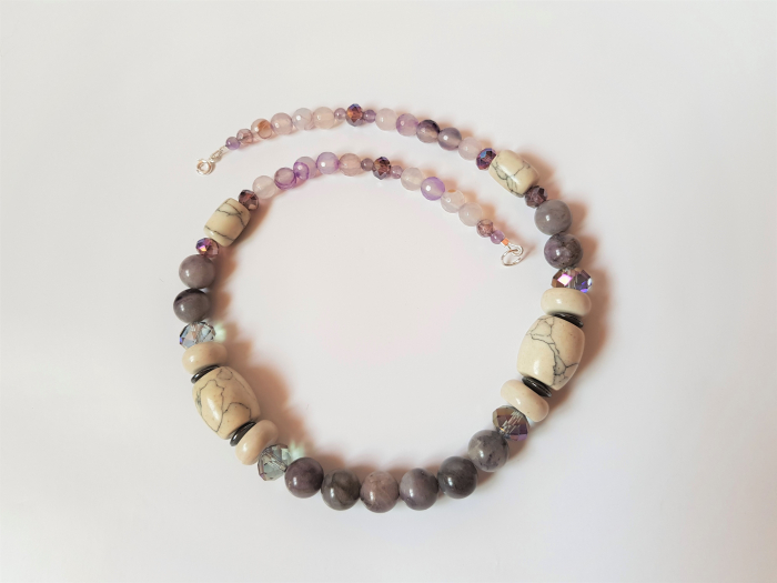Colier cu labradorit, agate si  howlit [4]