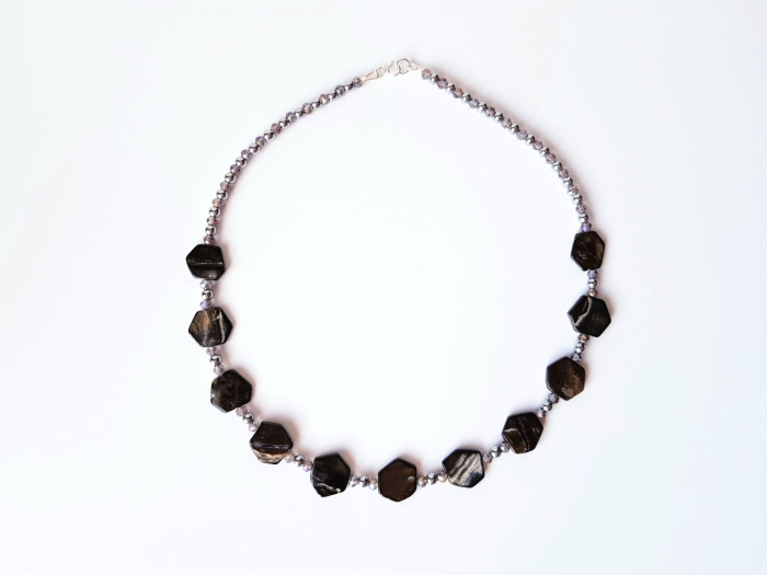 Colier cu sidef gri si hematit argintiu [4]