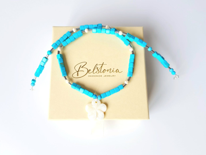 Colier cu turcoaz, hematit, howlit si pandantiv floare din sidef [5]