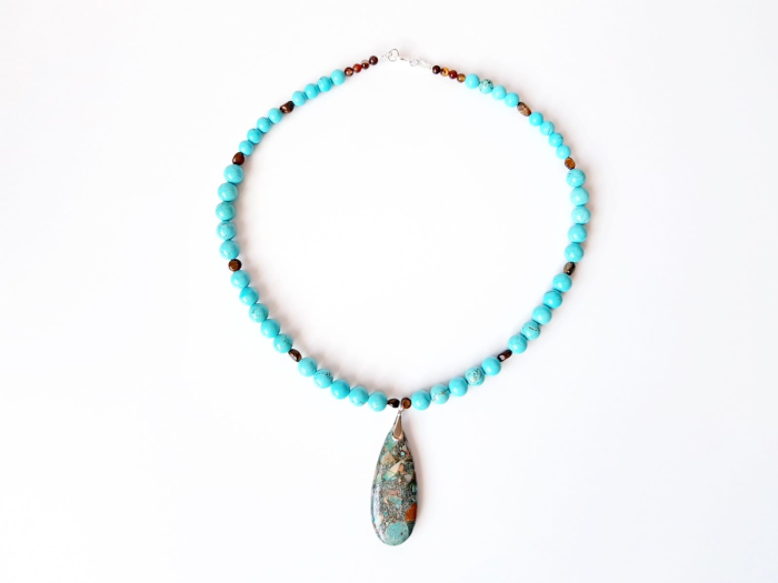 Colier cu turcoaz, ochi de tigru si pandantiv regalite bleu argintiu [2]