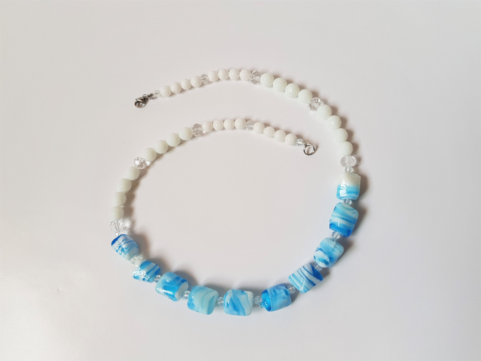 Colier de agate albe si margele lampwork [5]