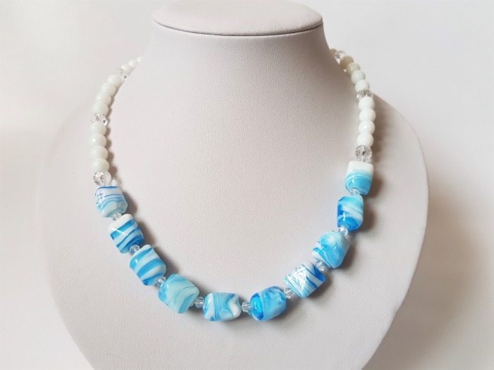 Colier de agate albe si margele lampwork [2]