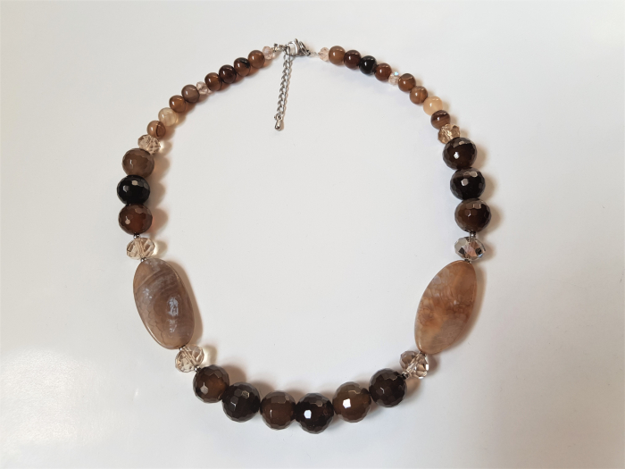 Colier de agate maro si cristale [4]