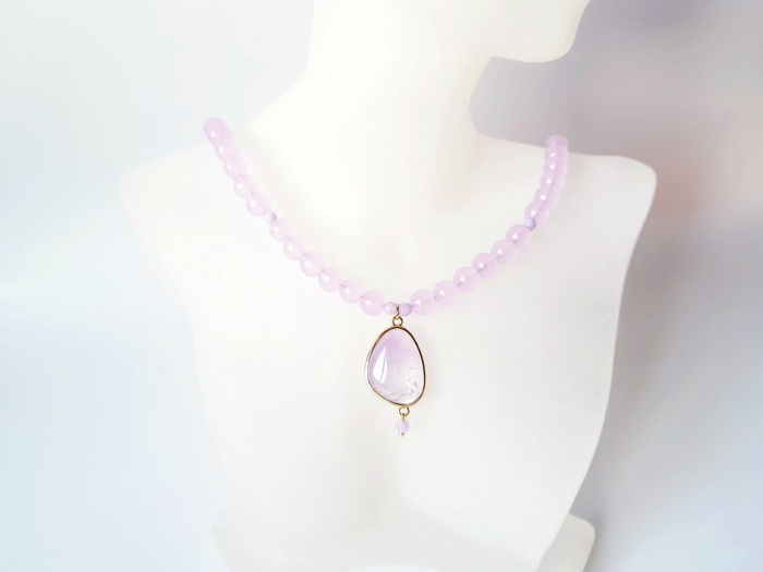 Colier din jad lila cu pandantiv ametist [1]