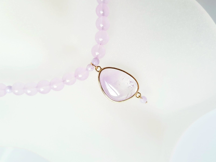 Colier din jad lila cu pandantiv ametist [2]