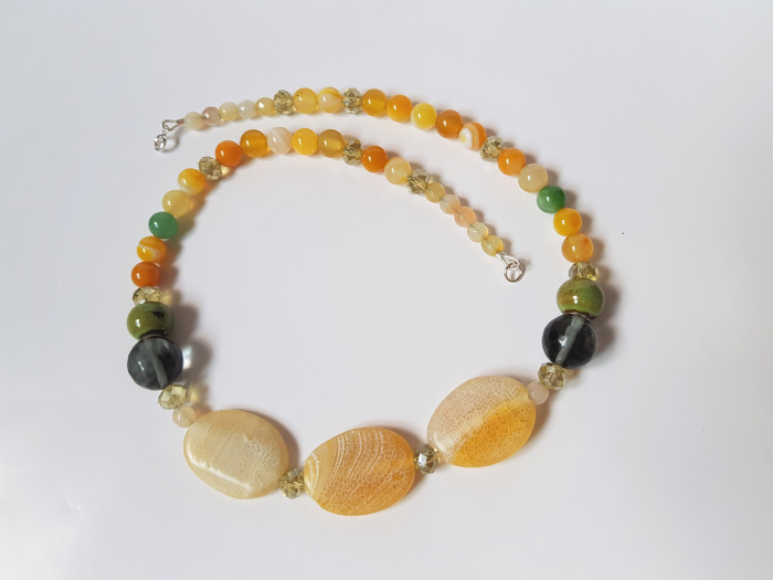 Colier galben-verde cu agate [3]