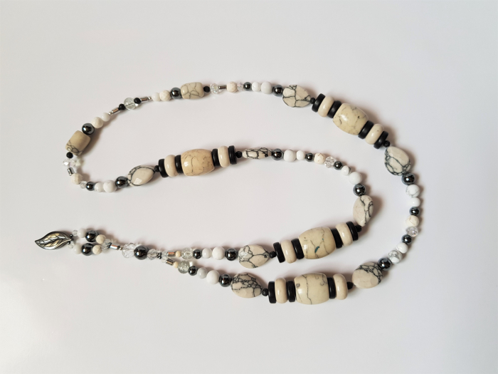 Colier lung cu howlit si hematite [3]