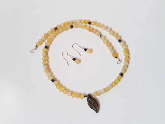 Set colier si cercei cu agate galbene si hematite [4]