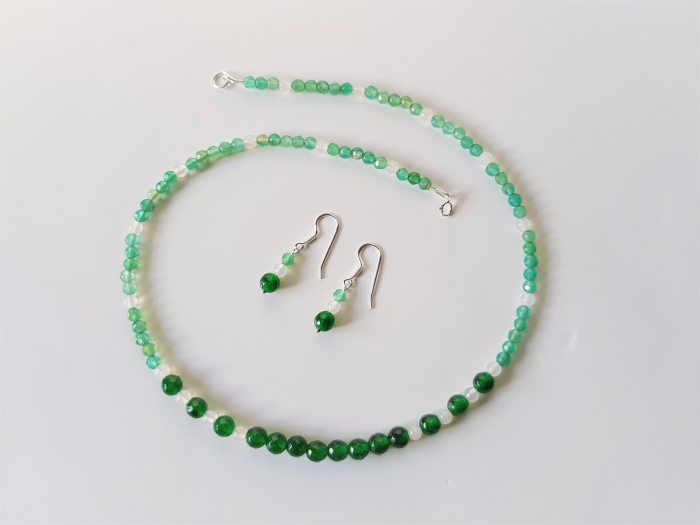 Set colier si cercei cu jad verde si agate albe [7]