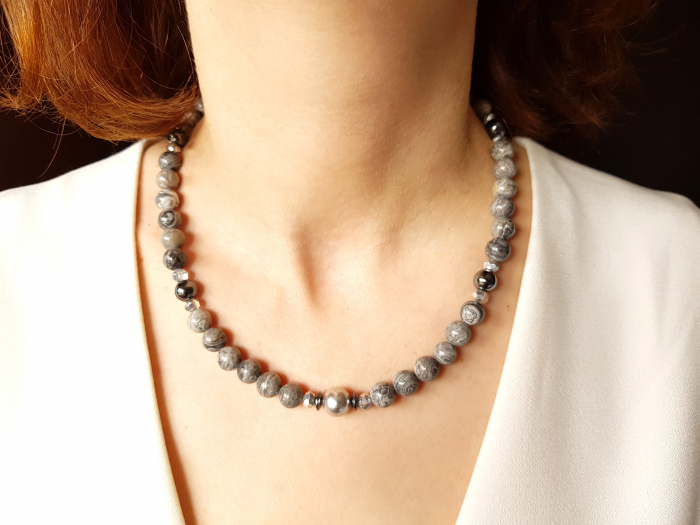 Set colier si cercei cu jasp gri, hematite, perla centrala si cristale [6]