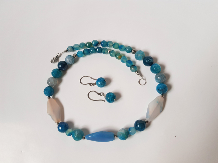 Set colier si cercei de agate albastre dantelate [5]