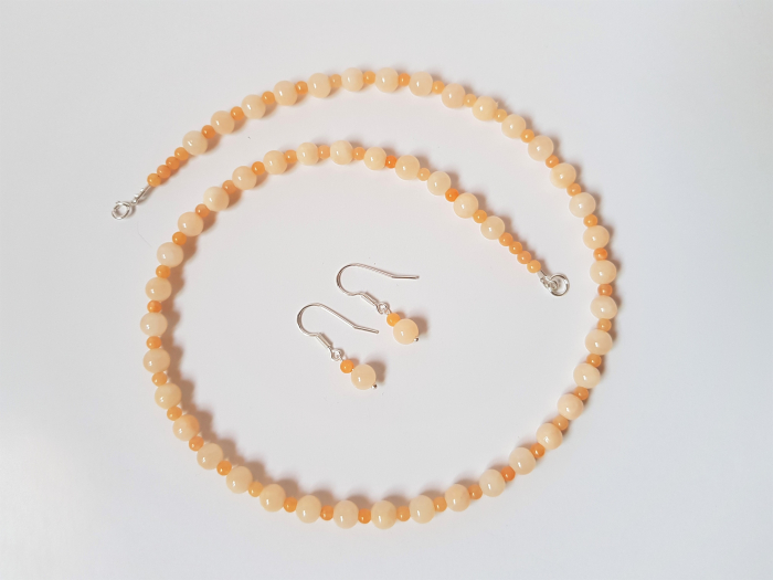 Set colier si cercei de jad crem [2]