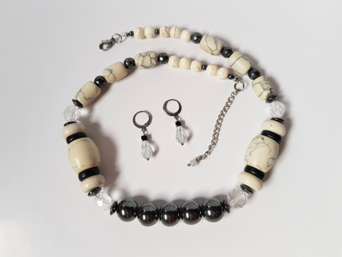 Set colier si cercei din hematite si howlit [4]