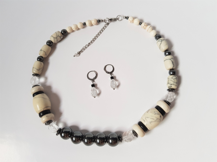 Set colier si cercei din hematite si howlit [5]