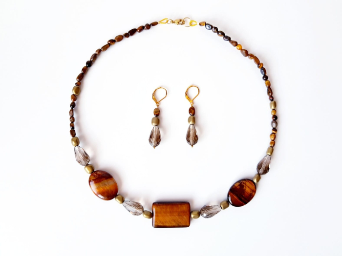 Set colier si cercei din ochi de tigru, hematit auriu si cristale [2]