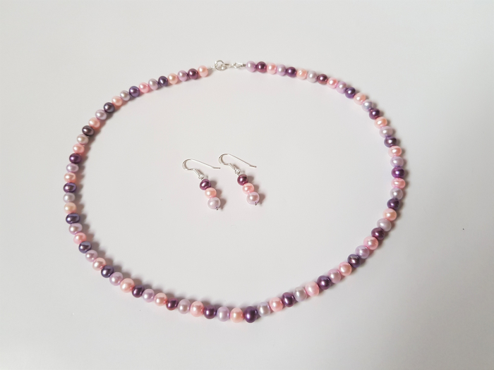 Set colier si cercei din perle multicolore [2]