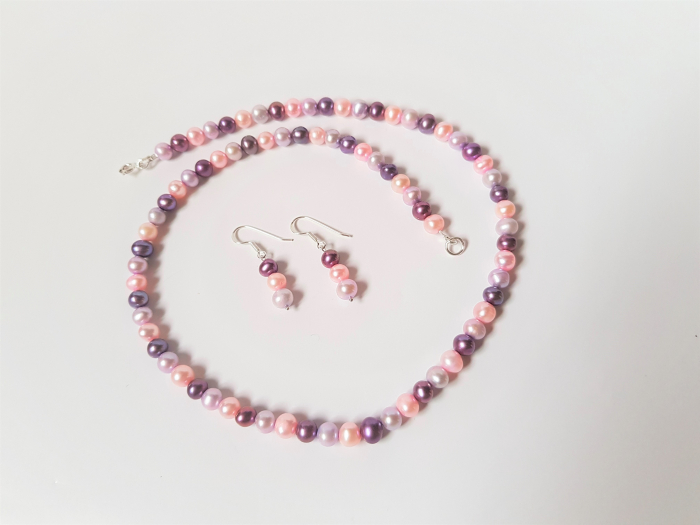 Set colier si cercei din perle multicolore [3]