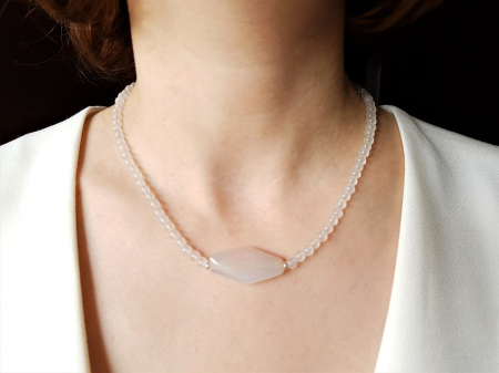Coliere Handmade cu Pietre Semipretioase - Colier choker din cuart alb translucid
