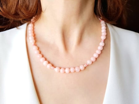 COLIERE - Colier clasic din jad somon, perle naturale si lava roz