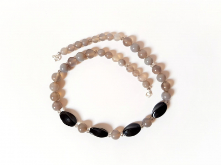 Colier cu agate gri si onix [1]